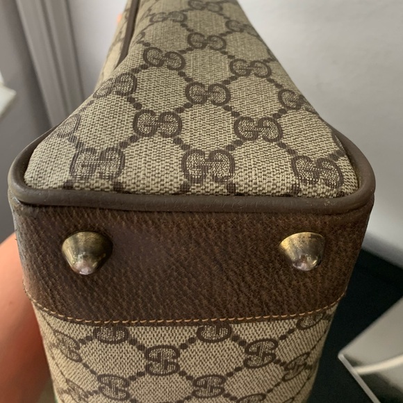 (60) GUCCI 80 Brown Slim Tote - Picture 12 of 12